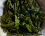 Foto del paso 3 de la receta: Rajas de poblano con granos de elote y queso crema