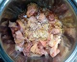 Hình bước làm 2 của món Gà kho gừng sả