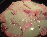 Foto del paso 3 de la receta: Chuletas de Sajonia con roquefort y ensalada de brotes con tomates cherry