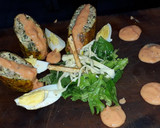 Foto del paso 7 de la receta: Tripa rellena con mix de hojas verdes + salsa brava