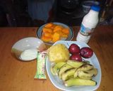 A picture of step 1 of Fruit Parfait.
