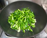 豆豉燒鰻炒青椒(簡單料理)的食譜步驟5照片