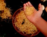 A picture of step 4 of Mint aloo sev.