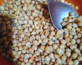 A picture of step 1 of Mix Chana Chat.