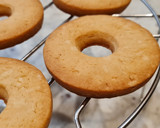 Foto del paso 6 de la receta: Aros de chocolate blanco y chocolate con leche