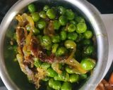 पालक मटर नमकीन पैन केक (Palak matar namkeen pan cake recipe in Hindi) रेसिपी चरण 5 फोटो