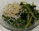 Foto langkah ke 4 dari resep Rujak petis dengan sayuran dan cingur.
