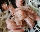 Foto del paso 2 de la receta: Bisteces de puerco en salsa de jitomate