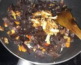 Foto langkah ke 3 dari resep Oseng Jamur kuping tofu pedas.