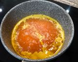 Foto langkah ke 2 dari resep Wedang kunyit jeniper.