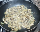 Foto del paso 4 de la receta: Solomillo en salsa de champiñones
