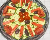 Foto del paso 2 de la receta: Carpaccio de Calabacín con Surimi, Tomate, Aceituna