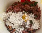 Foto del paso 4 de la receta: Tortitas de carne con espinaca