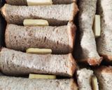 Gambar langkah 5 resipi Roti Bakar Serunding Daging.