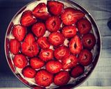 Epres tiramisu 🍰🍓 recept fázis 4 fotója
