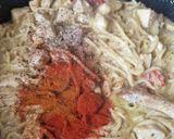 Krémes pestós csirkés tészta (egyedényes) recept fázis 3 fotója