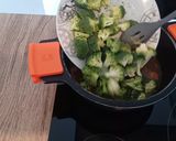 Foto del paso 2 de la receta Sopa de brócoli y queso