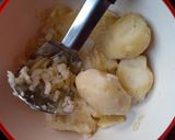 A picture of step 5 of Ragda patties.