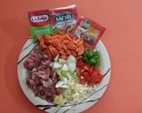Foto langkah ke 1 dari resep Tumis Daging Sapi Simple Enak Mudah.
