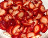 A picture of step 5 of Strawberry Pretzel Salad.