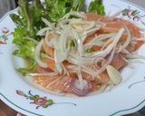 รูปขั้นตอนการทำที่ 3 ของ ยำแซลมอน แบบเลือกทำกินเอง