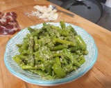Foto del paso 2 de la receta: Espárragos al vapor alegrados con salsa pesto