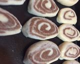 Foto del paso 5 de la receta: 👩🏼🍳Rollitos de vainilla y chocolate 🍫 🥰