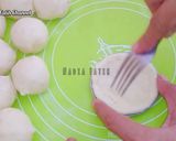 Foto langkah ke 6 dari resep Pizza Mini Simple Tanpa Telur.