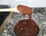 Foto del paso 6 de la receta: Tarta de vainilla, mermelada y ganache de chocolate