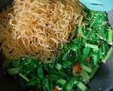 Foto langkah ke 5 dari resep Bihun goreng.