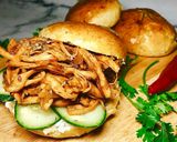 Hình bước làm 6 của món Bánh Gà Xá Xíu Nướng + Phô Mai Kem (Slow Cooker Buffalo Chicken & Cream Cheese Buns)