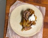 Foto del paso 2 de la receta: Gyozas de cebolla caramelizada, carrilleras y queso de cabra