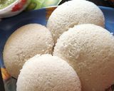 A picture of step 5 of Rava idli.