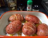 Foto del paso 2 de la receta: Patatas al estilo Hasselbak con salsa