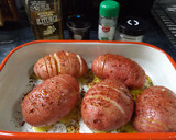 Foto del paso 2 de la receta: Patatas al estilo Hasselbak con salsa
