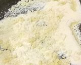 A picture of step 2 of Strawberry Halwa.
