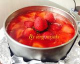 Foto langkah ke 4 dari resep Strawberry cheese cake.