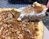 A picture of step 6 of Apple Crumble Cheesecake.