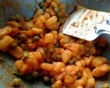 মটরশুঁটি আলু ভাজা মশলা দিয়ে রোল(matarshuti aloo bhaja mashla diye roll recipe in Bengali) রেসিপির ধাপ 2 ছবি
