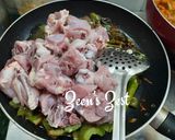 A picture of step 2 of Tawa Capsicum Chicken.