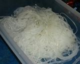 Foto langkah ke 2 dari resep Bihun Telur Gulung.
