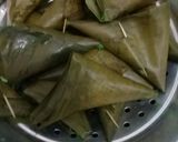 Foto langkah ke 4 dari resep Lupis Ketan Pandan (irit gas).