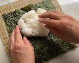 Foto del passaggio 10 della ricetta Sushi arrotolato senza pesce crudo