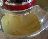 Φωτογραφία βήματος 6 της συνταγής Bundt κέικ με μύρτιλλα-σμέουρα και γλάσο λευκής σοκολάτας