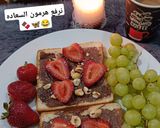 صورة لخطوة 1 من وصفة توست مع شوكلت وفراوله