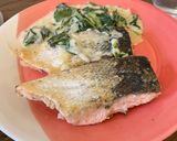 A picture of step 6 of Pan fried salmon with white cream sauce.