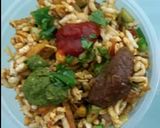A picture of step 5 of Bhel Puri.