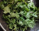 A picture of step 2 of Leftover Dhokla chutney.