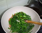 Foto langkah ke 3 dari resep Tumis Kangkung.
