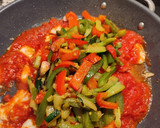Foto del paso 8 de la receta: Merluza en salsa de tomate y verduras con queso